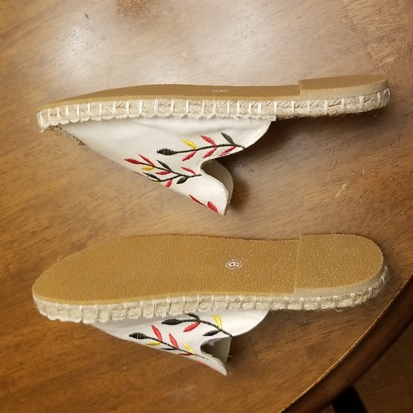 Adorable shoes - Picture 5 of 7